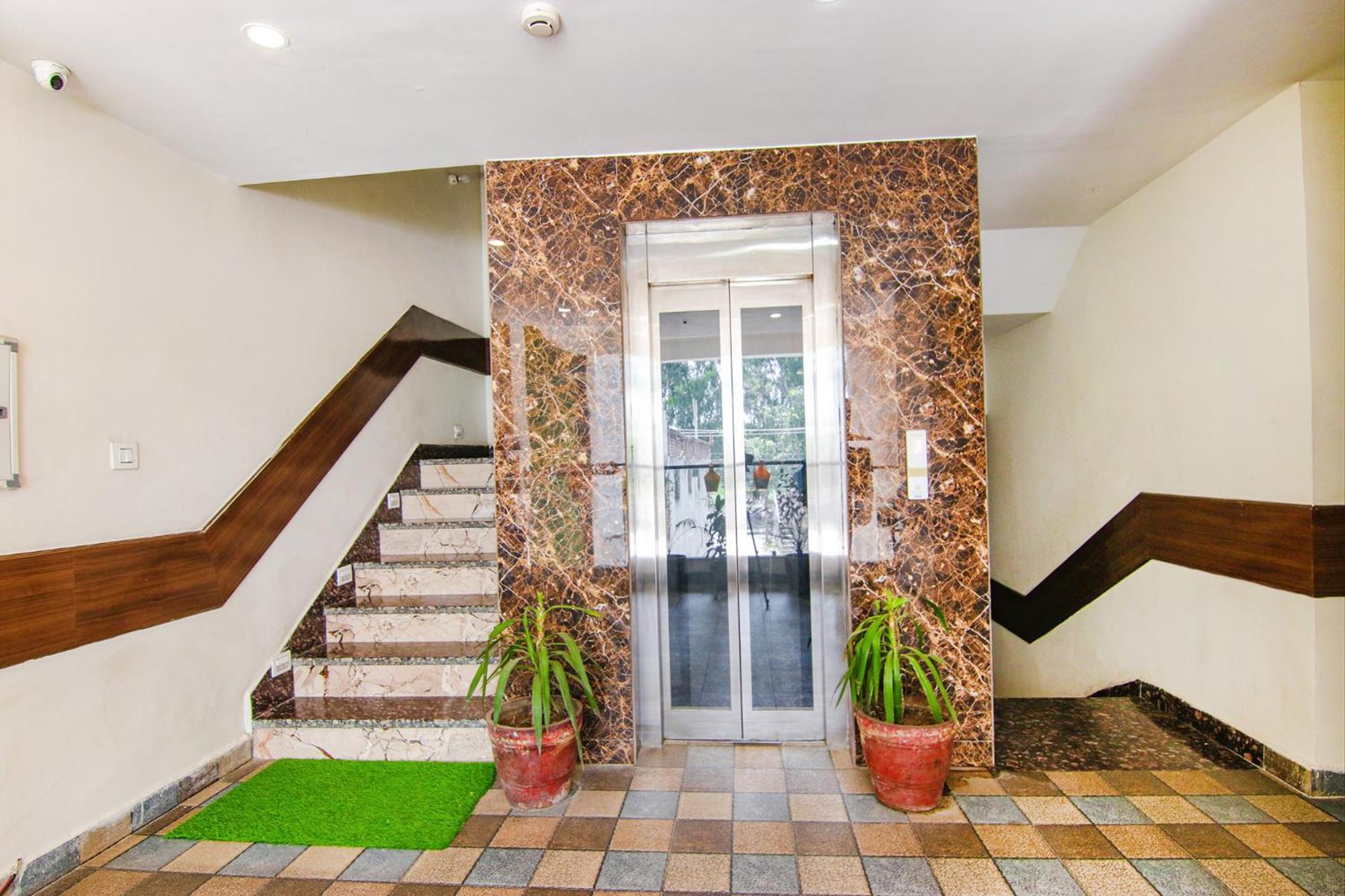 OYO 81174 Hotel Lime Wood Mohali Exterior foto