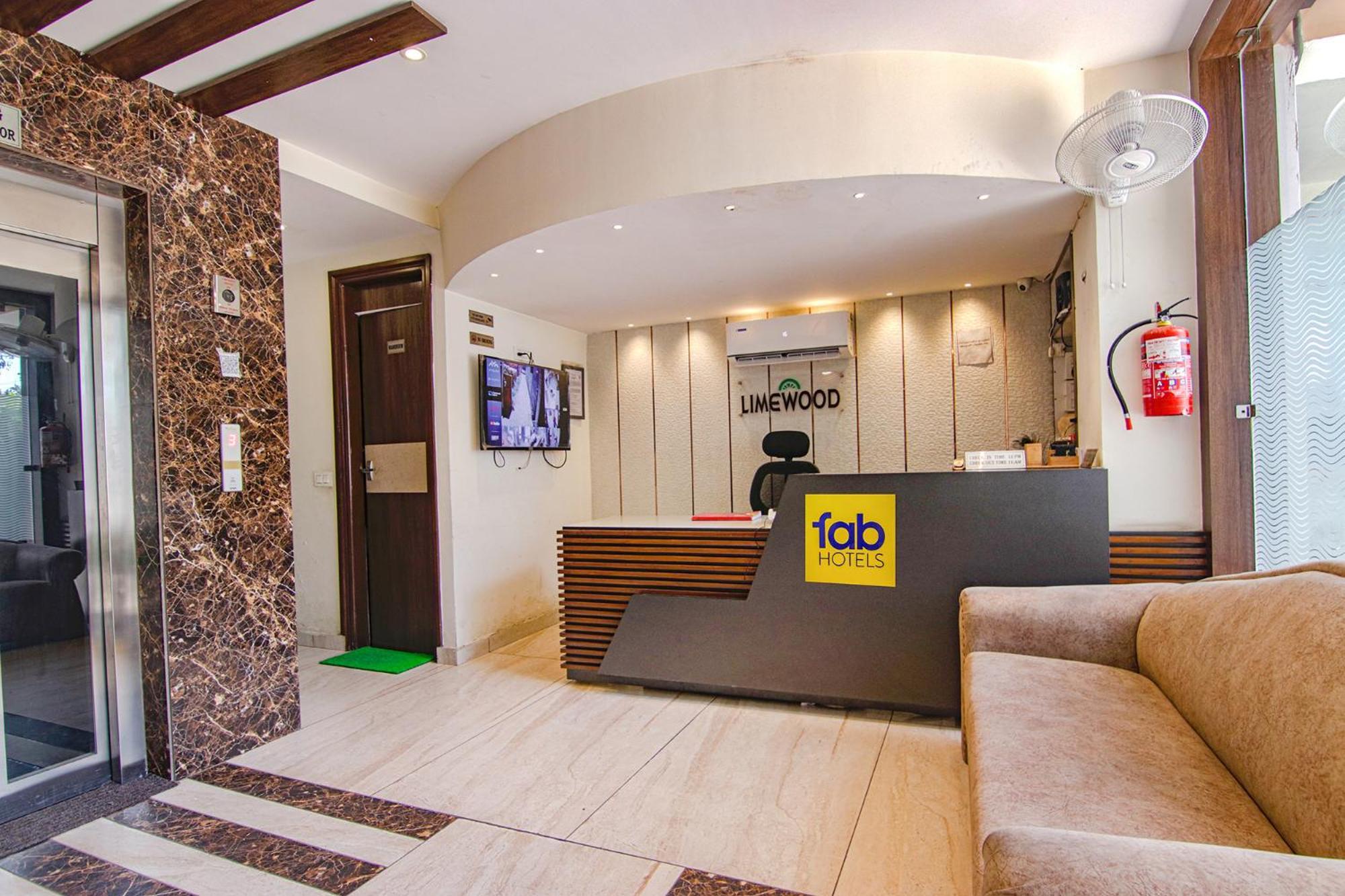 OYO 81174 Hotel Lime Wood Mohali Exterior foto
